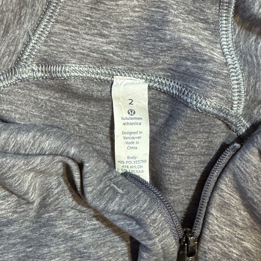 Lululemon long sleeve zipper turtleneck sweater. Gray Size 2 - Picture 5 of 5